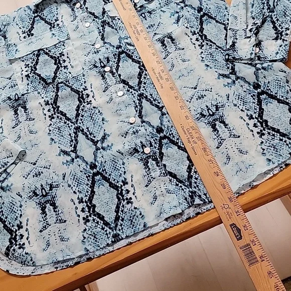 L'ASHER Button Down Snake Print 3/4 Tab Sleeve Blouse, Tops Shirts, XL - Picture 6 of 9